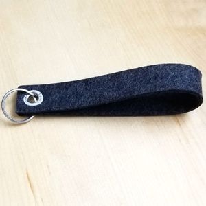Graf Lantz Merino Wool Felt Key Loop   Keychain (Charcoal dark grey) NWOT